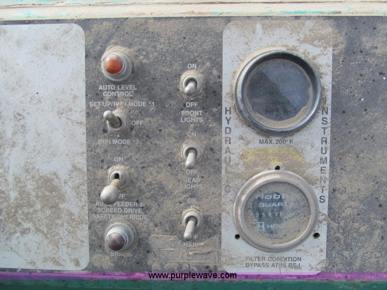 image for item I7154 1988 Barber Greene BG225B paving machine