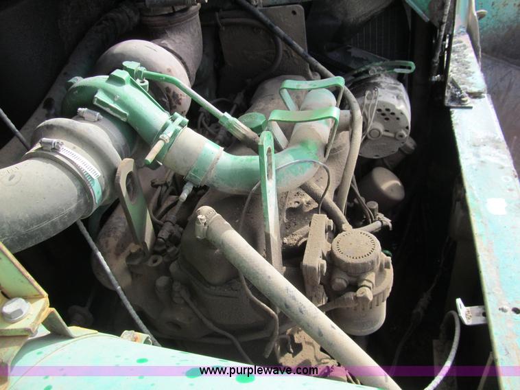 image for item I7154 1988 Barber Greene BG225B paving machine