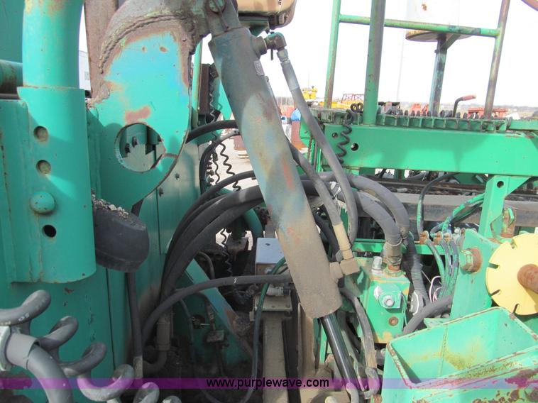 image for item I7154 1988 Barber Greene BG225B paving machine