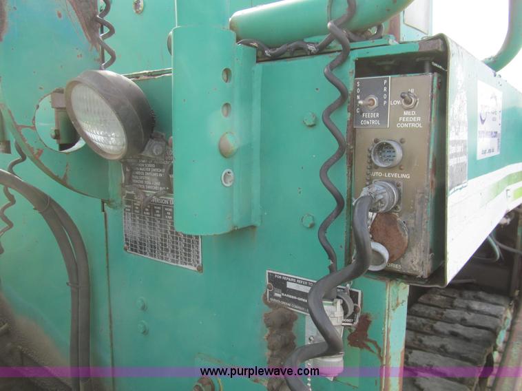 image for item I7154 1988 Barber Greene BG225B paving machine