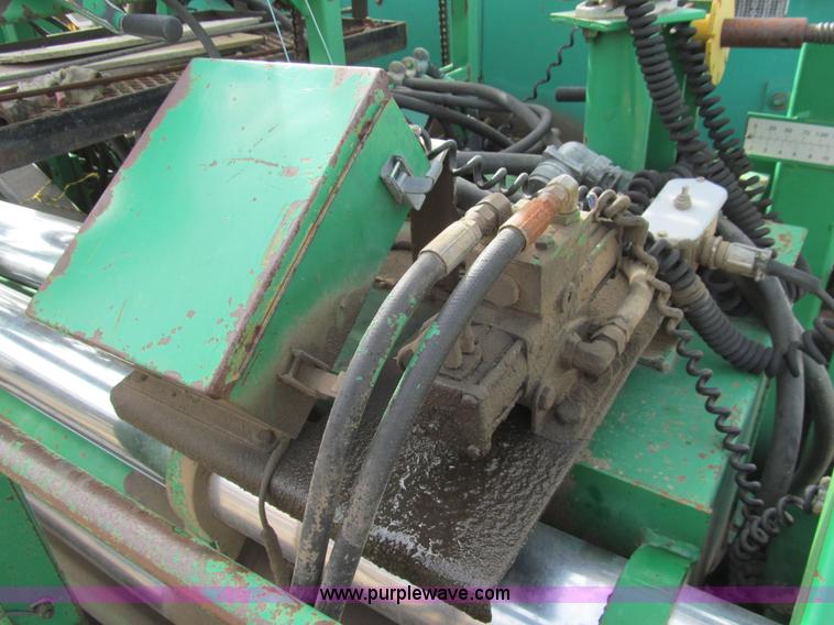 image for item I7154 1988 Barber Greene BG225B paving machine