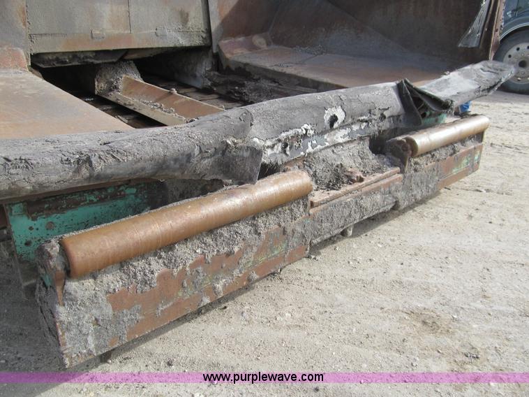 image for item I7154 1988 Barber Greene BG225B paving machine