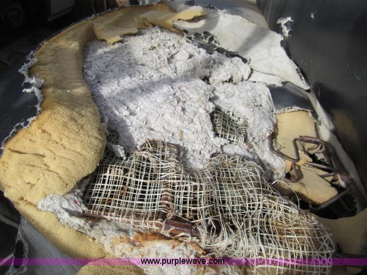 image for item I7155 1975 Ford N700 oil distribution truck