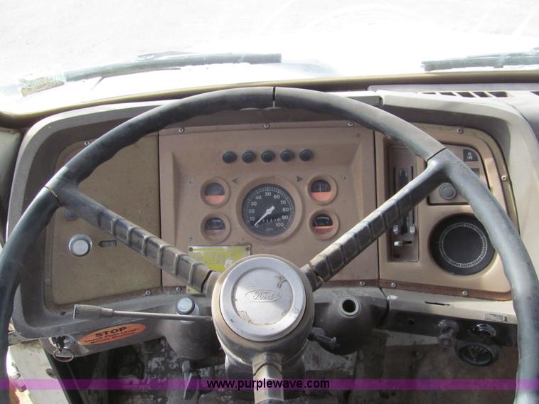 image for item I7155 1975 Ford N700 oil distribution truck