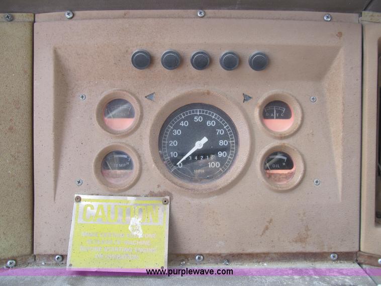 image for item I7155 1975 Ford N700 oil distribution truck