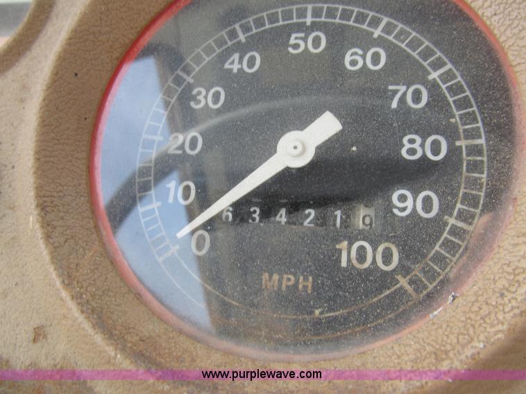 image for item I7155 1975 Ford N700 oil distribution truck