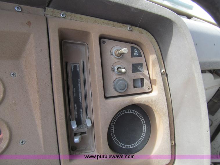 image for item I7155 1975 Ford N700 oil distribution truck