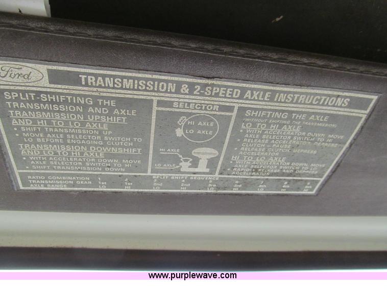 image for item I7155 1975 Ford N700 oil distribution truck