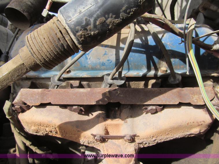 image for item I7155 1975 Ford N700 oil distribution truck