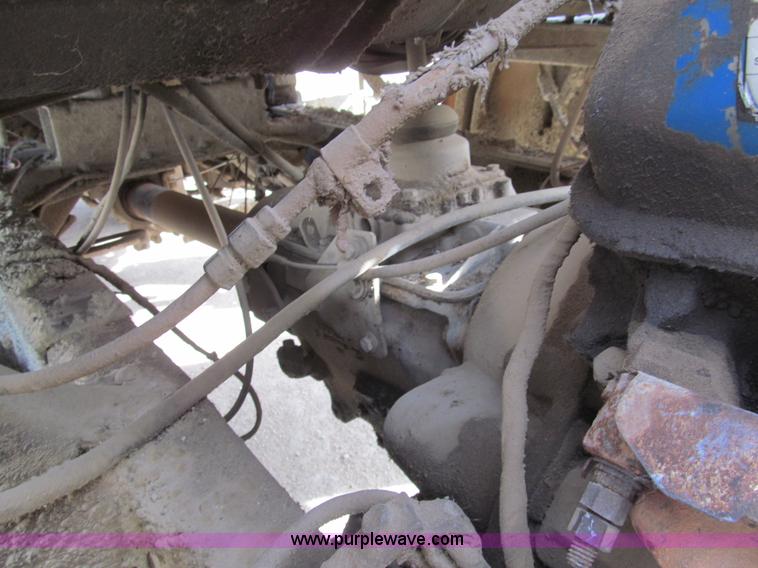 image for item I7155 1975 Ford N700 oil distribution truck