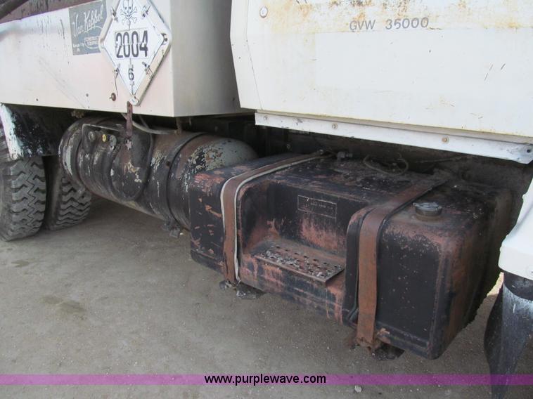 image for item I7155 1975 Ford N700 oil distribution truck