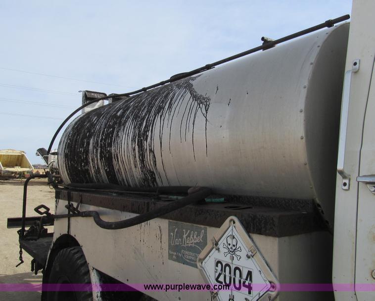 image for item I7155 1975 Ford N700 oil distribution truck