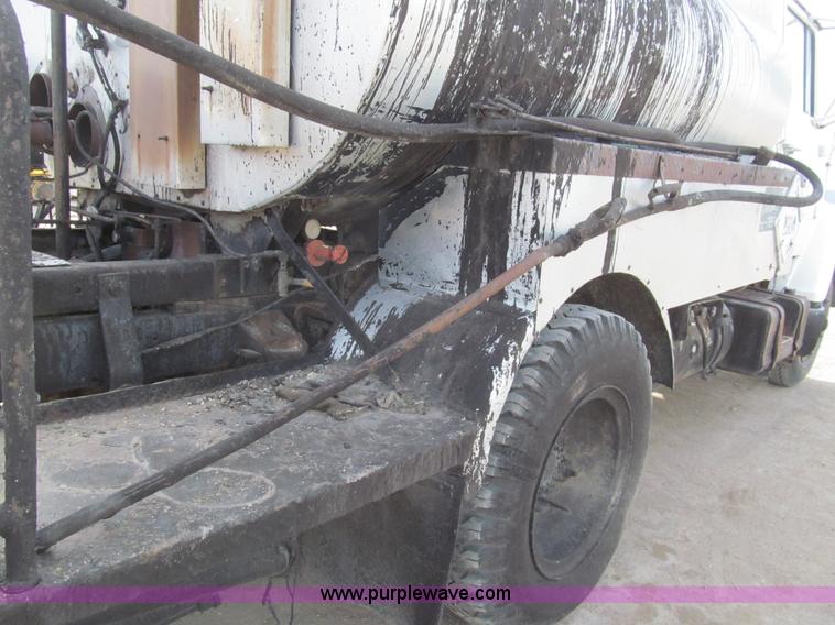 image for item I7155 1975 Ford N700 oil distribution truck