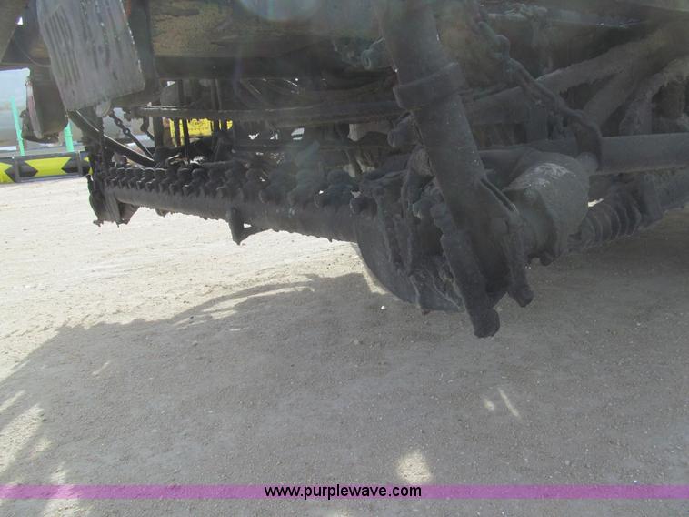 image for item I7155 1975 Ford N700 oil distribution truck