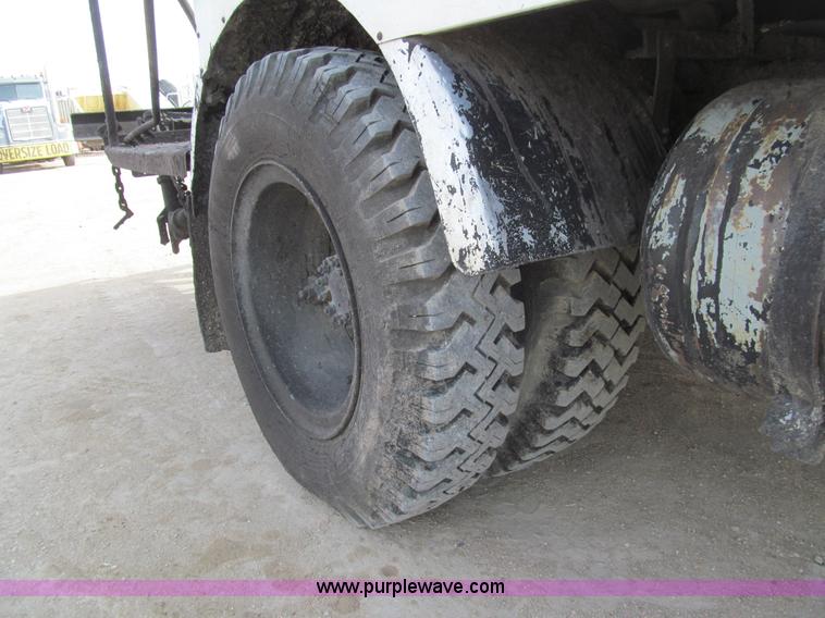 image for item I7155 1975 Ford N700 oil distribution truck