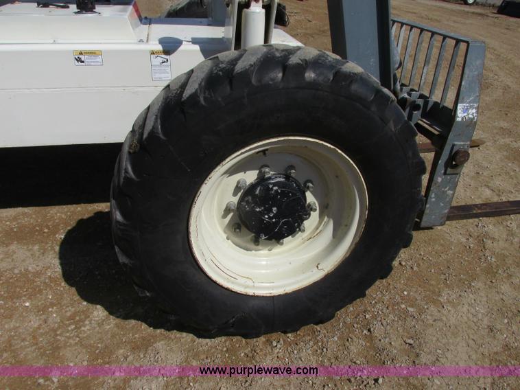 image for item Z9200 2005 Terex TH636 telehandler