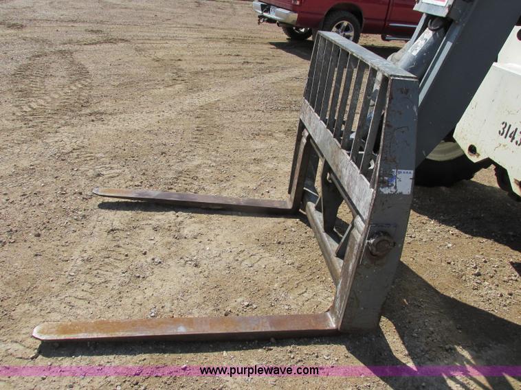 image for item Z9200 2005 Terex TH636 telehandler