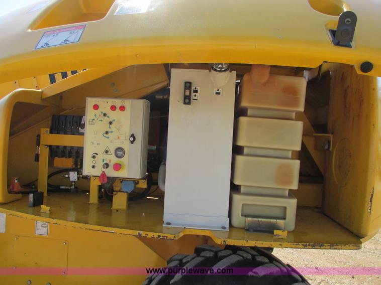 image for item Z9203 2001 Haulotte HB62 boom lift