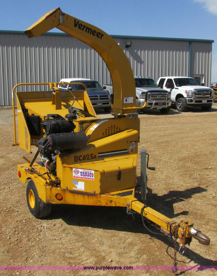 2001 Vermeer BC625A wood chipper in Sedalia, MO Item Z9204 sold
