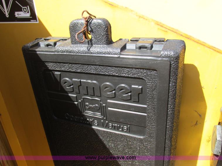 image for item Z9204 2001 Vermeer BC625A wood chipper