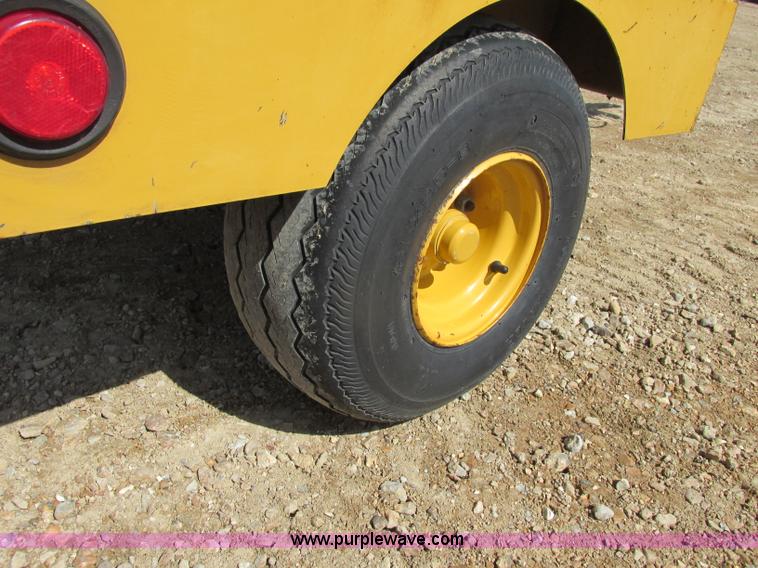 image for item Z9204 2001 Vermeer BC625A wood chipper