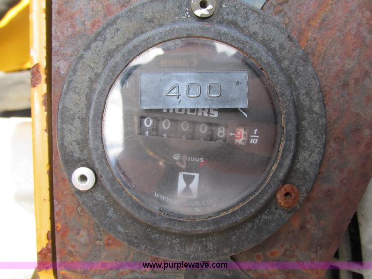 image for item Z9204 2001 Vermeer BC625A wood chipper