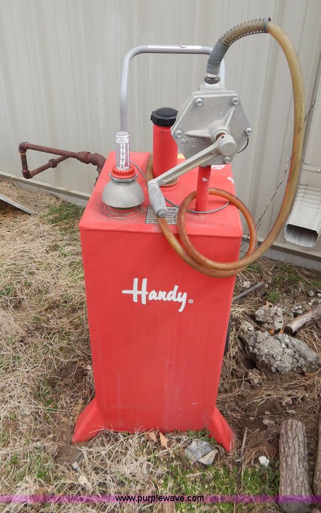 Portable handy fuel tank in Oak Grove, MO Item Z9405 sold Purple Wave