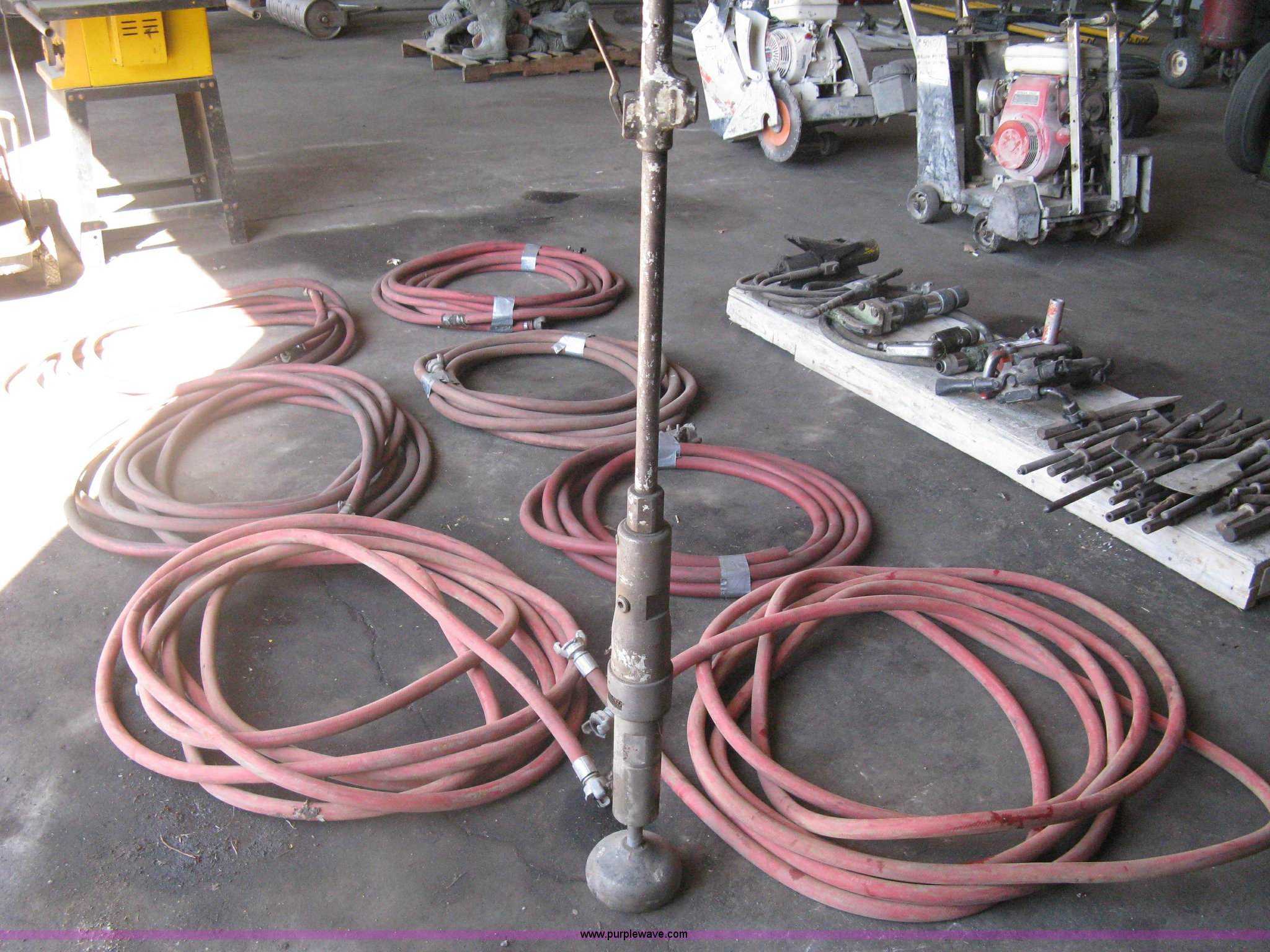 Assorted Sullair air guns in Newton, KS Item AX9889 sold Purple Wave