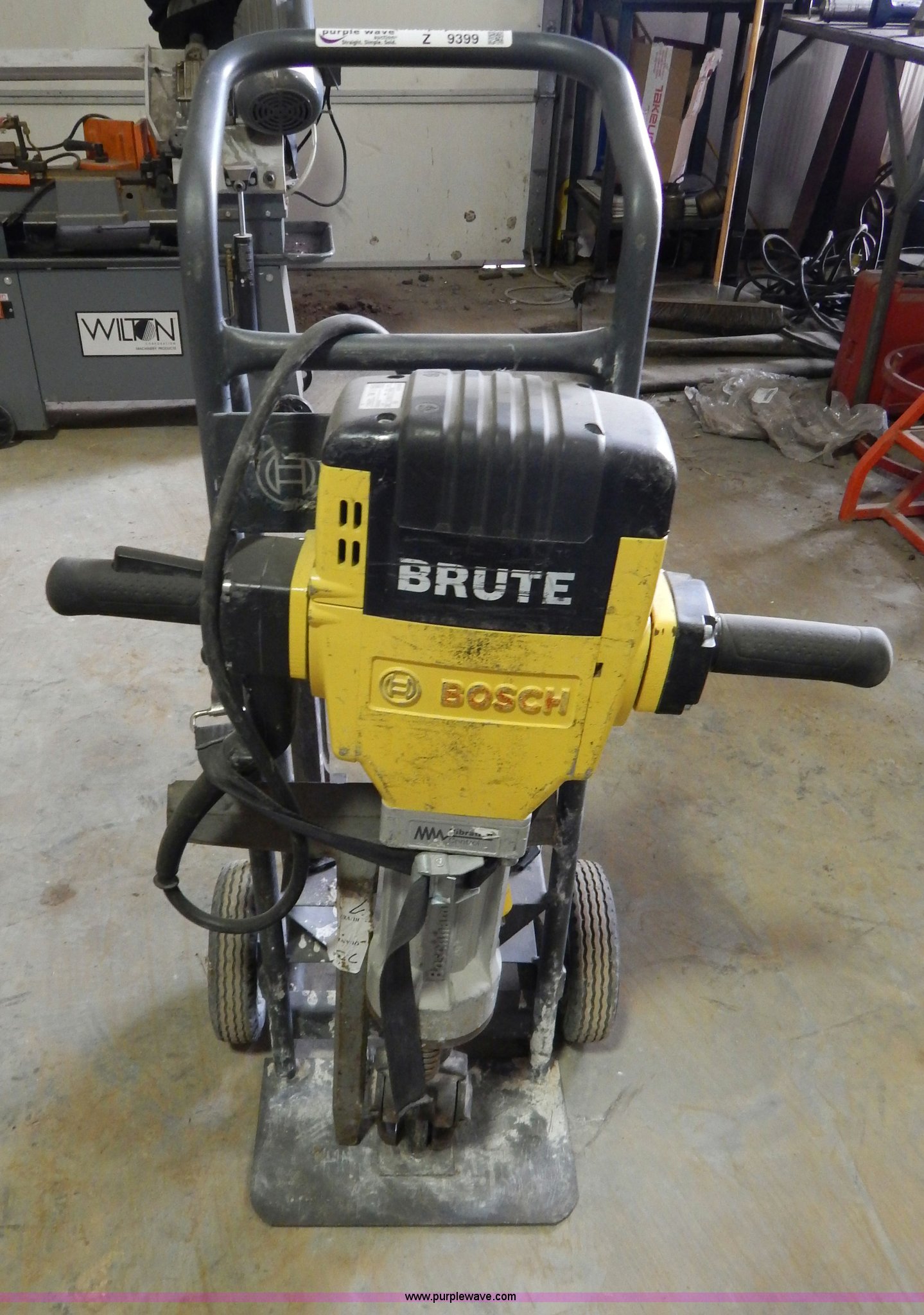 Bosch Brute electric jack hammer in Oak Grove, MO Item Z9399 sold