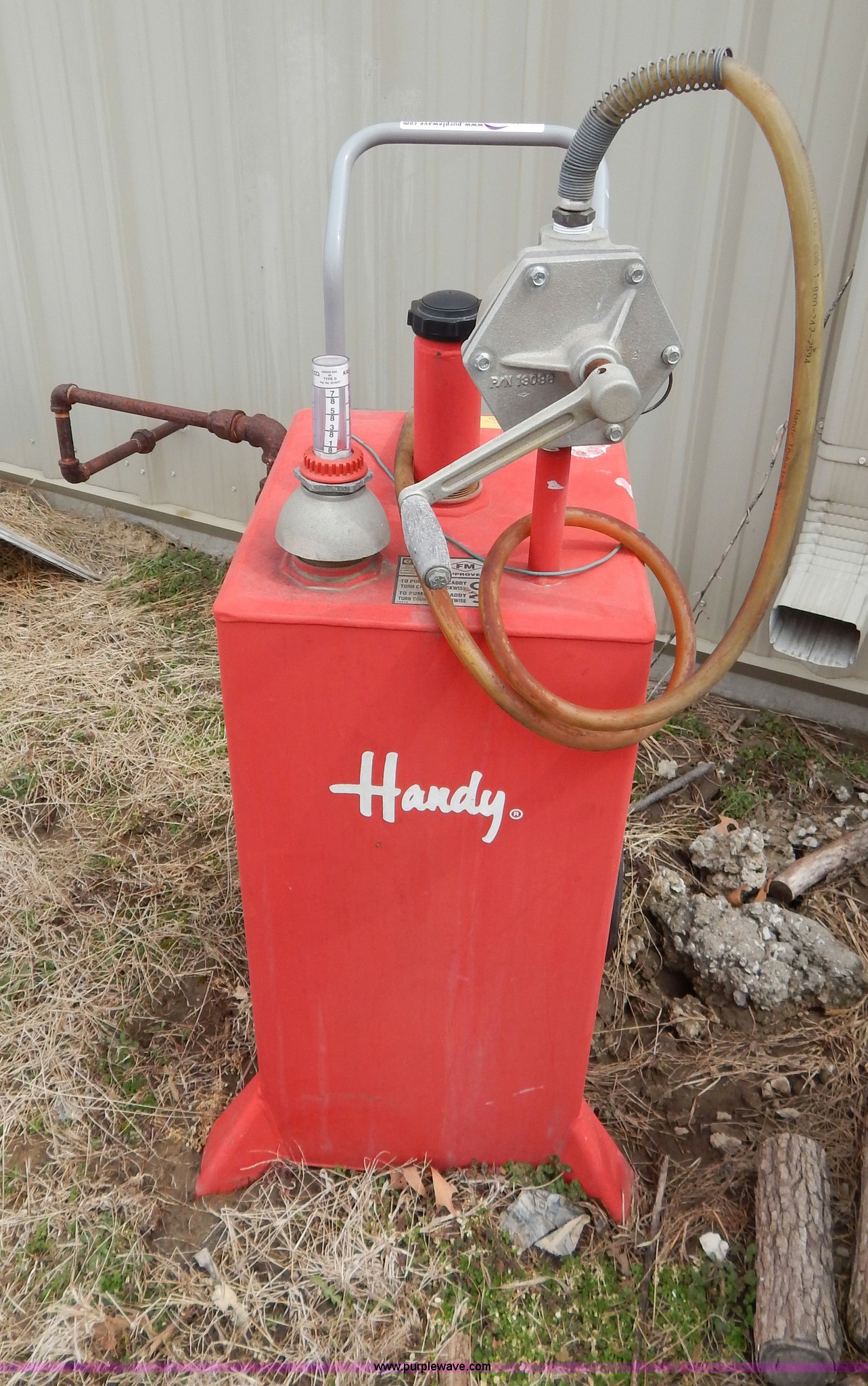 Portable handy fuel tank in Oak Grove, MO | Item Z9405 sold | Purple Wave