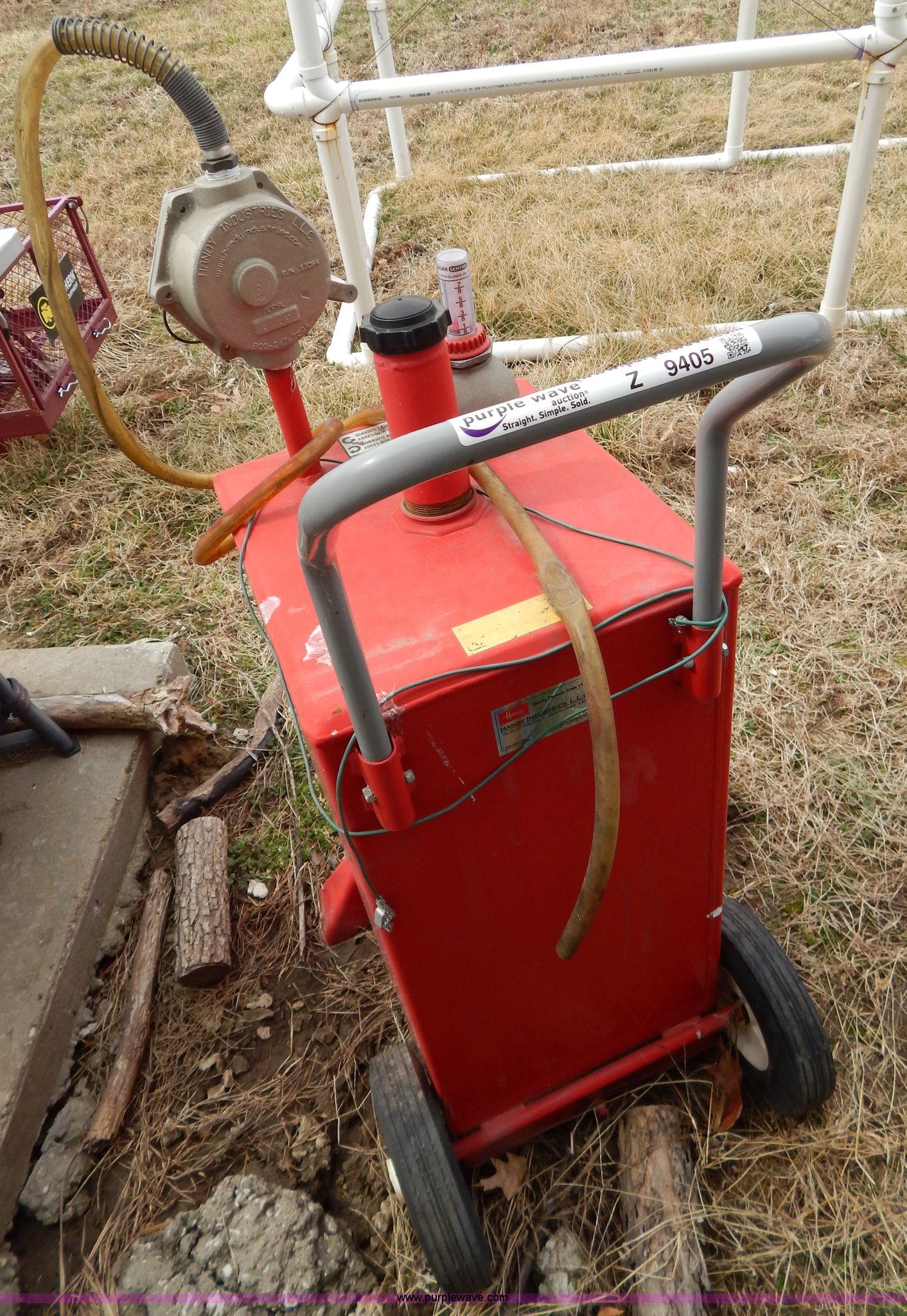 Portable handy fuel tank in Oak Grove, MO | Item Z9405 sold | Purple Wave