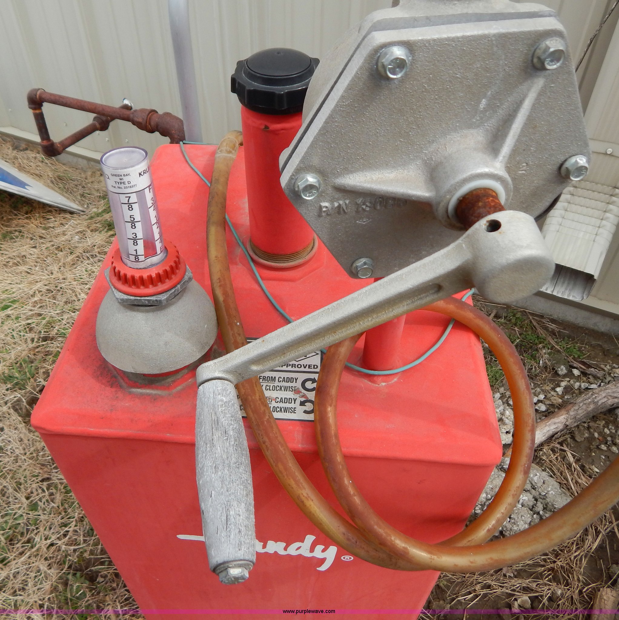 Portable handy fuel tank in Oak Grove, MO | Item Z9405 sold | Purple Wave