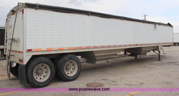 image for item AM9407 1997 Wilson DWH400 Pace Setter double hopper grain trailer