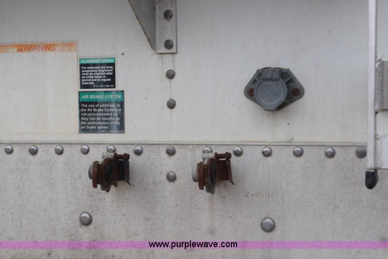 image for item AM9407 1997 Wilson DWH400 Pace Setter double hopper grain trailer