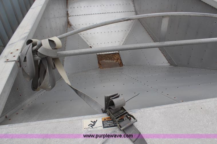 image for item AM9407 1997 Wilson DWH400 Pace Setter double hopper grain trailer