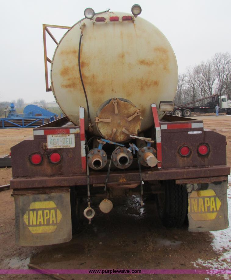 image for item AN9975 1980 custom built vacuum trailer