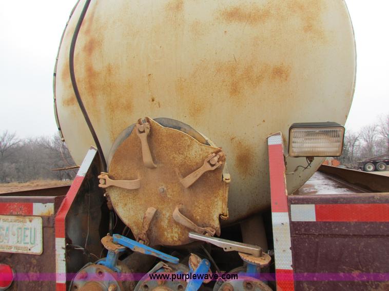 image for item AN9975 1980 custom built vacuum trailer