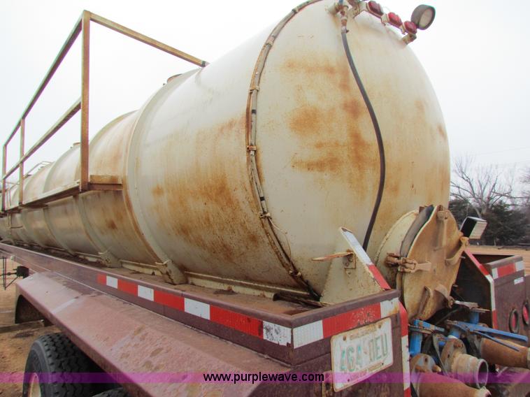 image for item AN9975 1980 custom built vacuum trailer