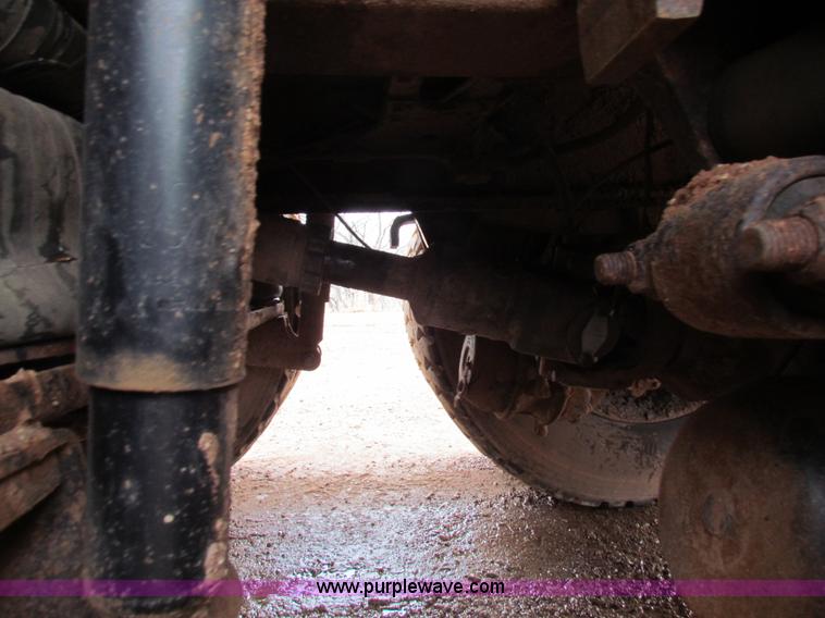 image for item AN9976 2001 Mack CH613 water truck