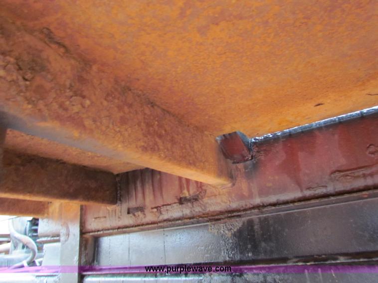 image for item AN9976 2001 Mack CH613 water truck