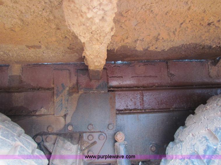 image for item AN9976 2001 Mack CH613 water truck