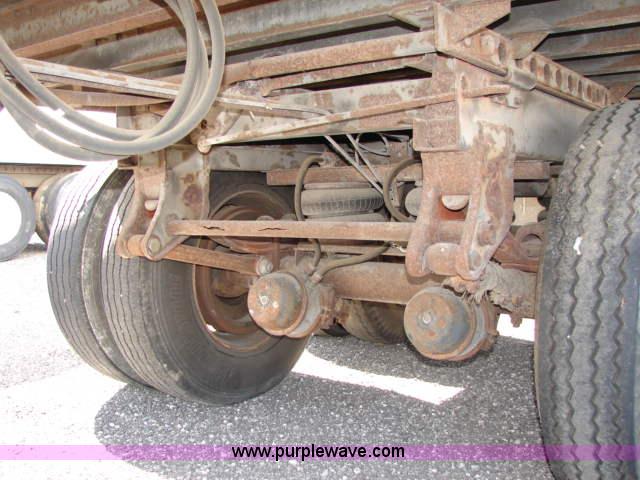 image for item C1915 1992 Wabash 48' storage trailer