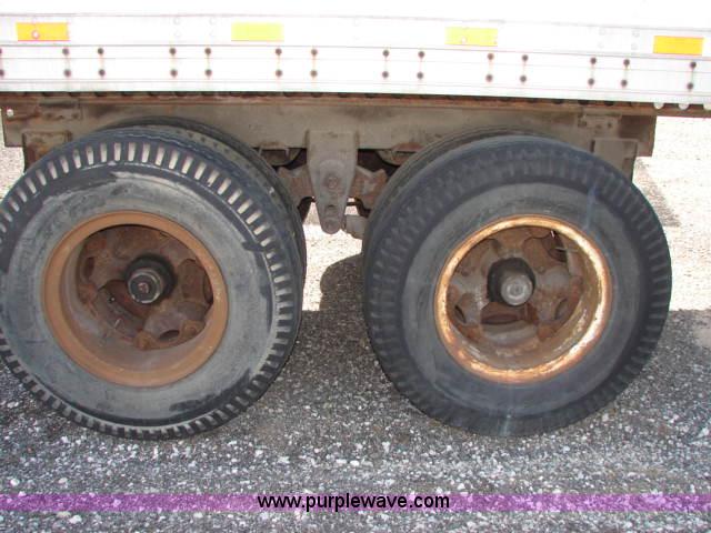 image for item C1915 1992 Wabash 48' storage trailer