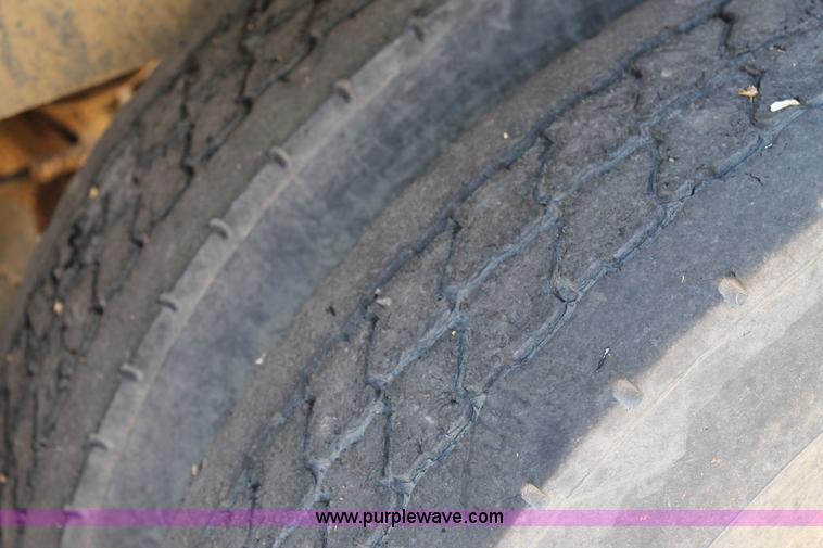 image for item C3753 1987 Timpte double hopper bottom trailer