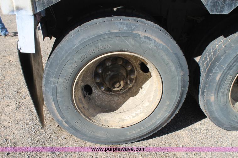 image for item C3753 1987 Timpte double hopper bottom trailer