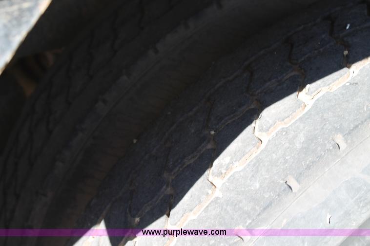 image for item C3753 1987 Timpte double hopper bottom trailer