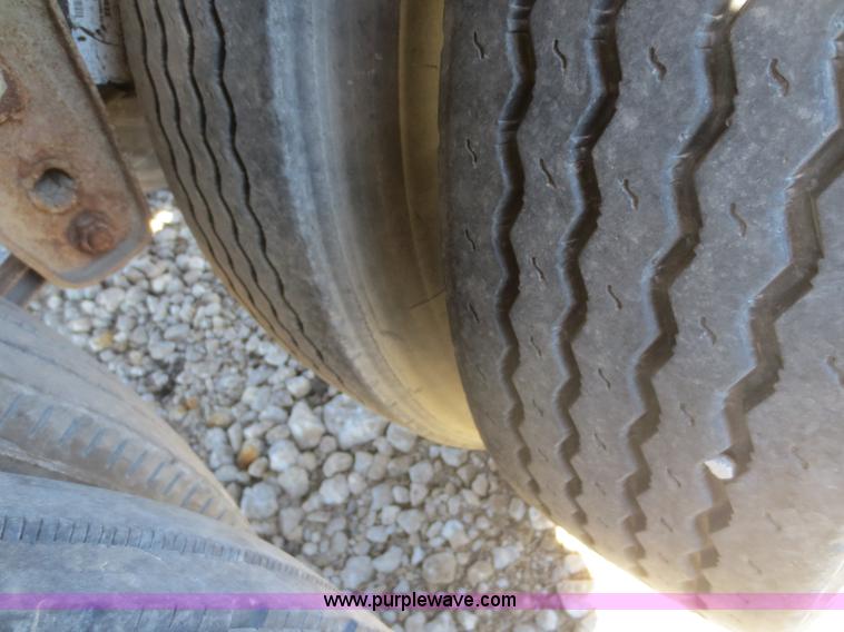 image for item F6824 1979 Polar 5,000 gallon tanker trailer