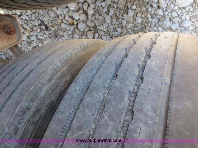 image for item F6824 1979 Polar 5,000 gallon tanker trailer