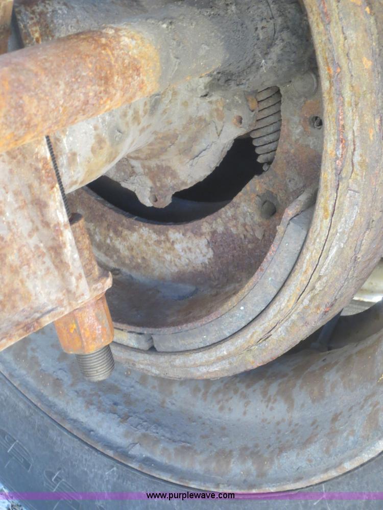 image for item F6824 1979 Polar 5,000 gallon tanker trailer