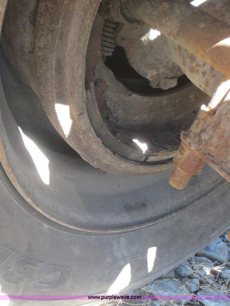 image for item F6824 1979 Polar 5,000 gallon tanker trailer